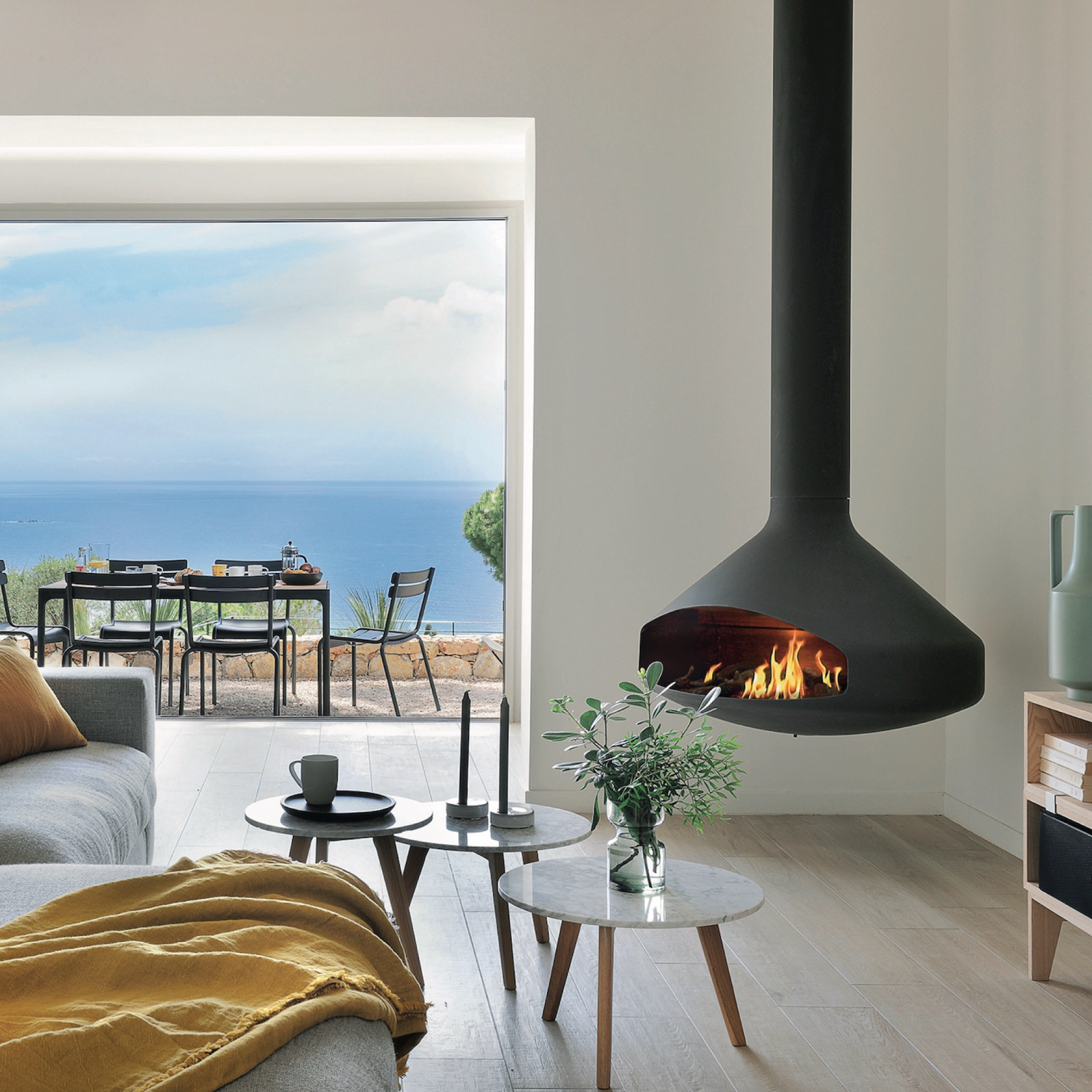 Ergofocus Holographic Electric Fireplace