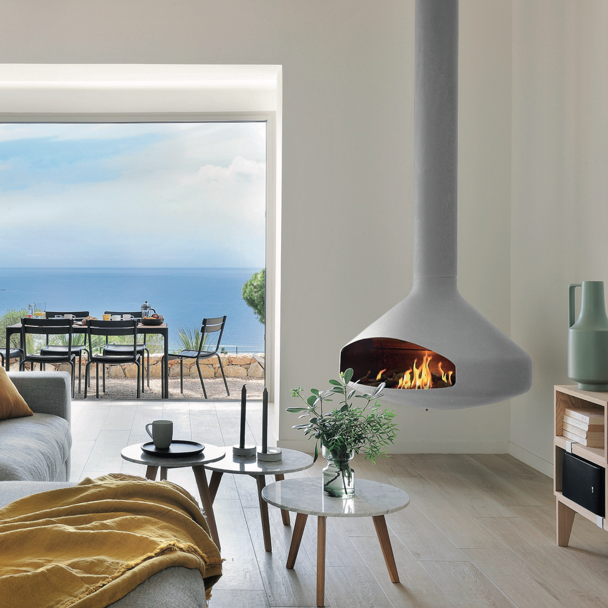 Ergofocus Holographic Electric Fireplace